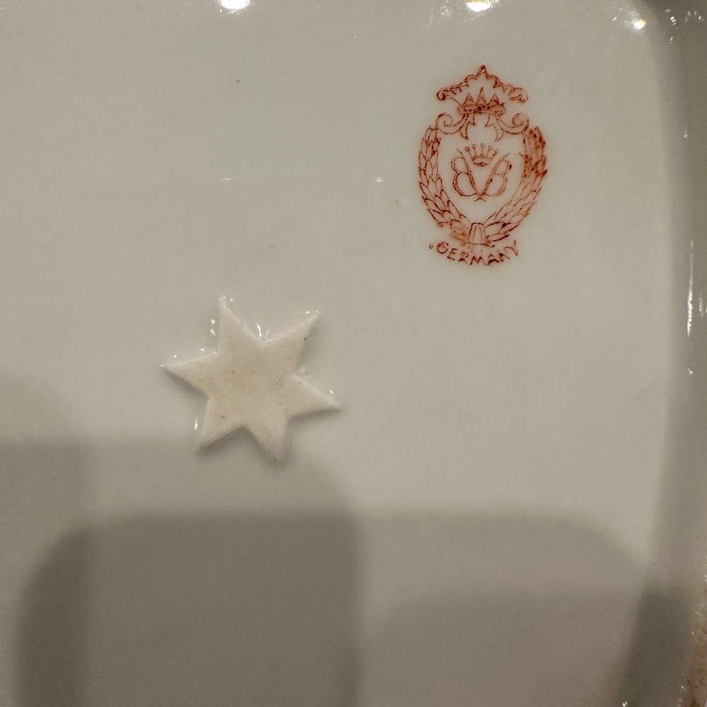 Elegant Ceramic Serving Tray with Handles,
Made in Germany - Picture 3 of 3